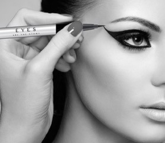 Makeup Tips for Sensitive Skin: Top Cosmetics for Dry Eyes